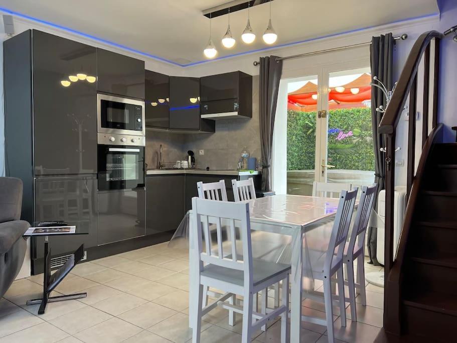 Kings Villa Near Disneyland Reserved Only For Family With Kids Saint-Germain-sur-Morin ภายนอก รูปภาพ