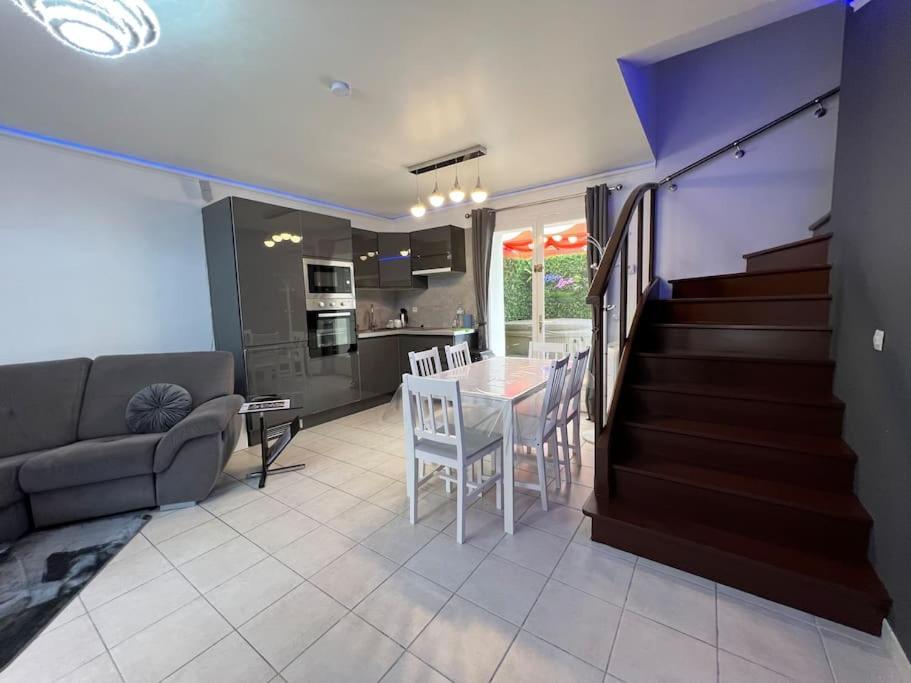 Kings Villa Near Disneyland Reserved Only For Family With Kids Saint-Germain-sur-Morin ภายนอก รูปภาพ