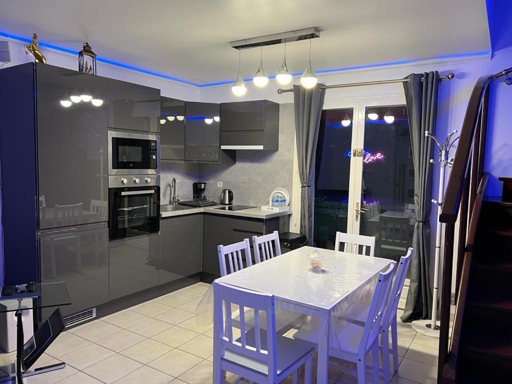 Kings Villa Near Disneyland Reserved Only For Family With Kids Saint-Germain-sur-Morin ภายนอก รูปภาพ